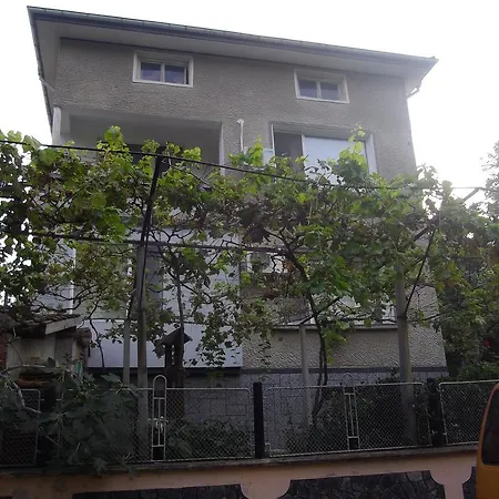 בית הארחה Sakutski House