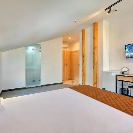 Sakutski House 3*