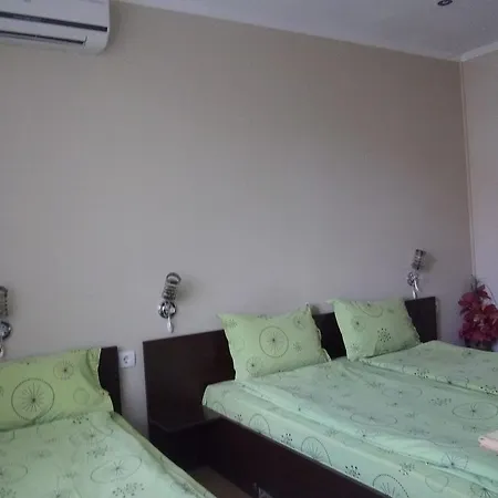 Sakutski House היסריה