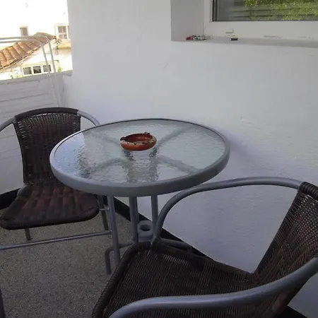 בית הארחה Sakutski House 2*